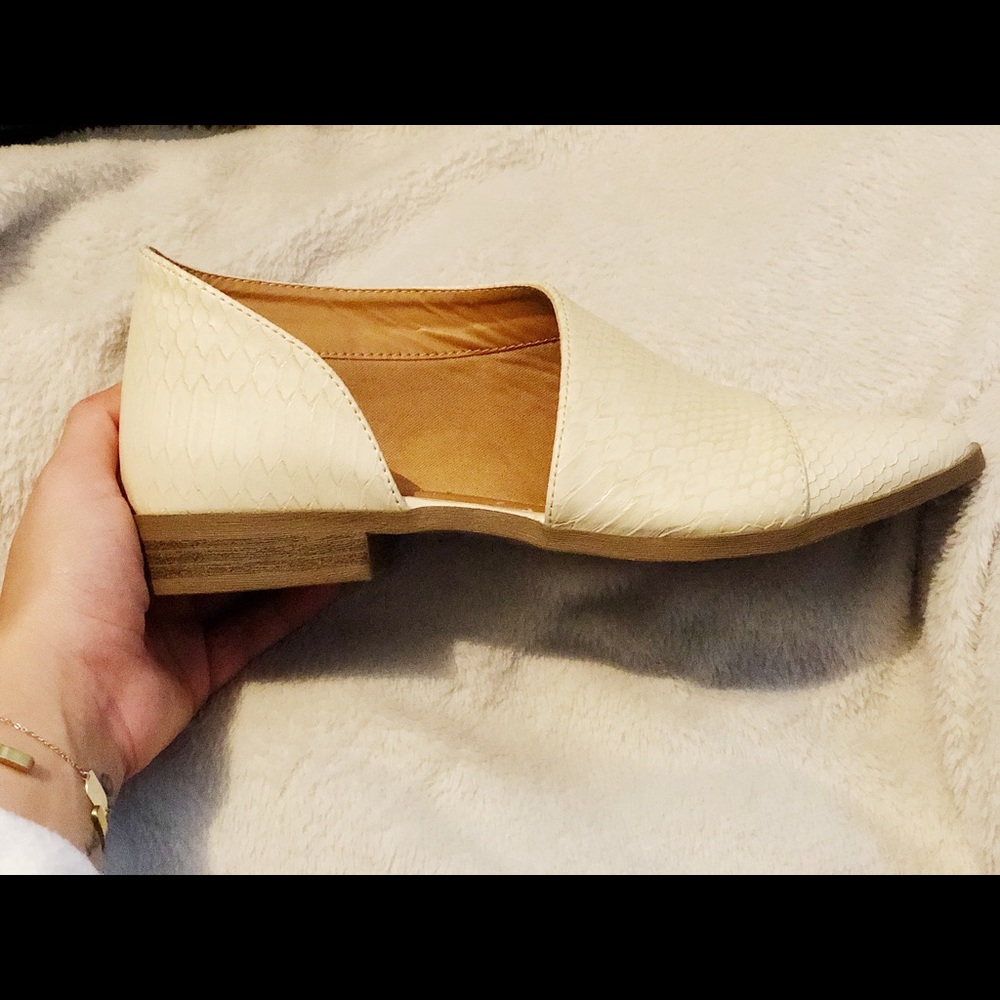 Off White Snakeskin Side Cut Loafers